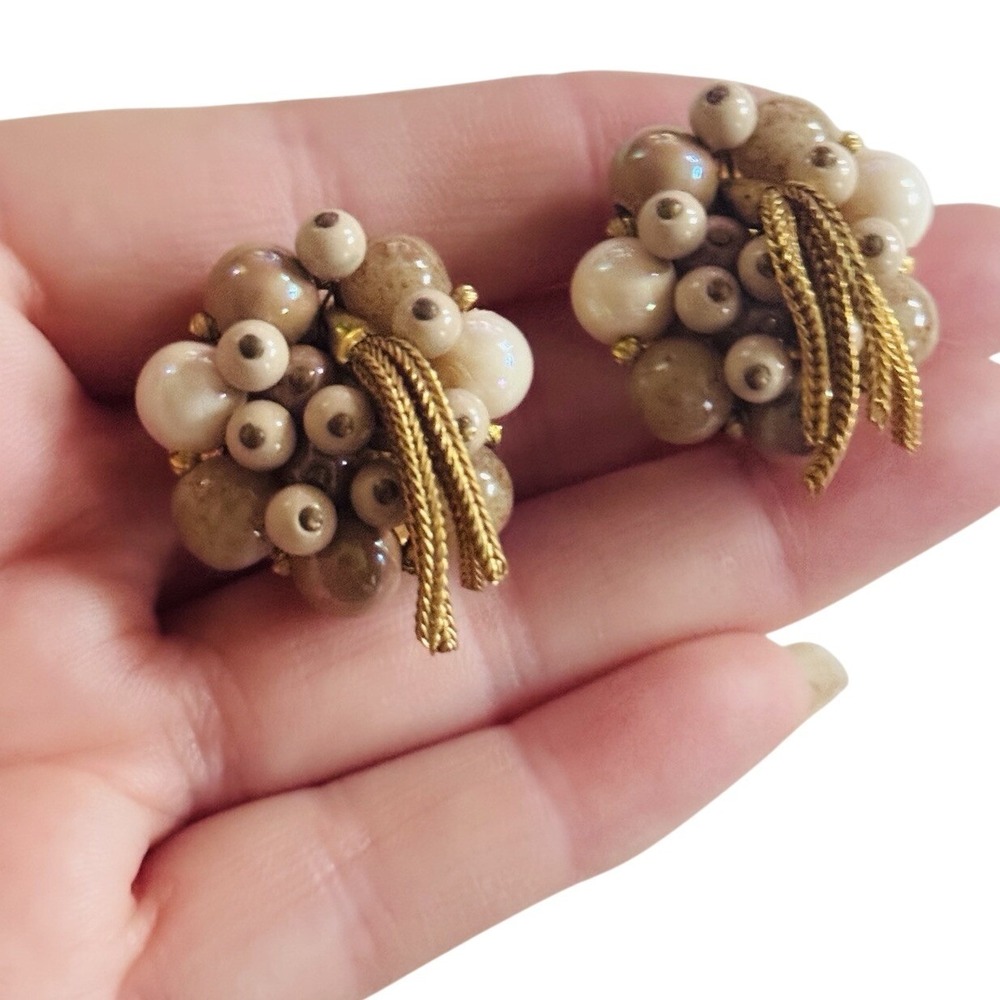 VTG Dangle Earrings Clip Cluster Lucite Beaded Rare Retro Regal‎ 60s Gold Tassel